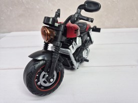 Moto chopera con destornillador 